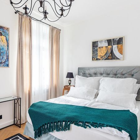 Luxury Apartment With A Balcony And A Terrace Πράγα Εξωτερικό φωτογραφία